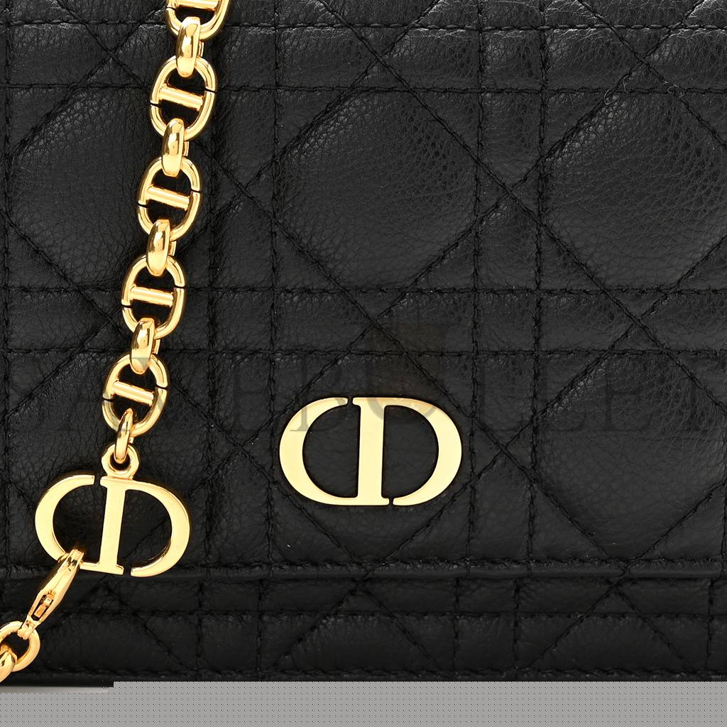 d*or S*pple calfskin cannage caro belt pouch with chain black (20*12*3.2cm)