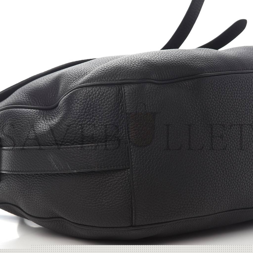 D*or grained calfskin saddle soft bag black (31*27*12.7cm)
